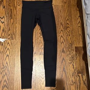 Lululemon wunder under black leggings